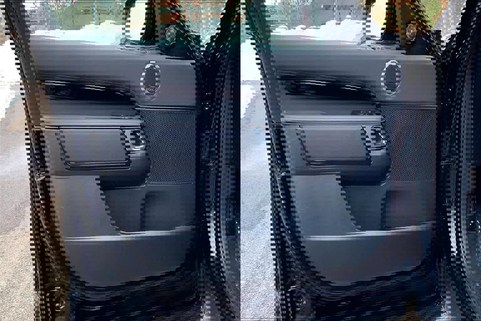 Used 2024 Land Rover Discovery S image 20