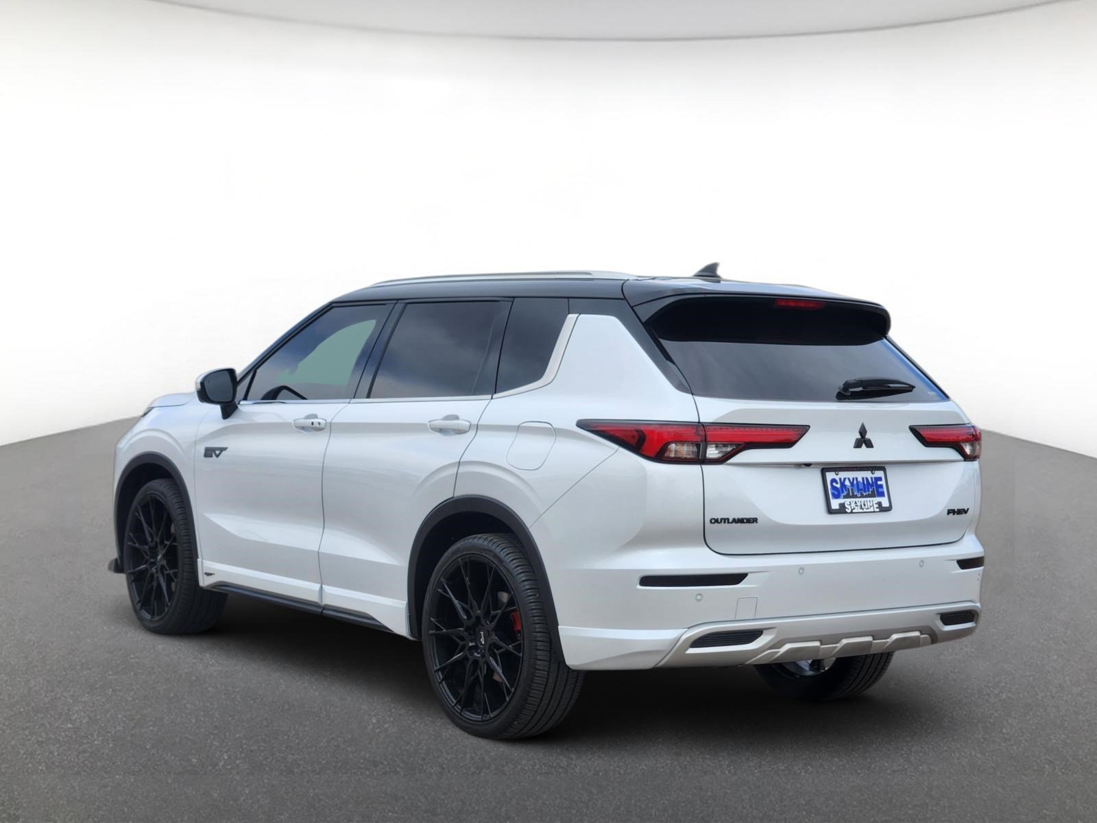 Used 2025 Mitsubishi Outlander SEL AWD/4WD image 4