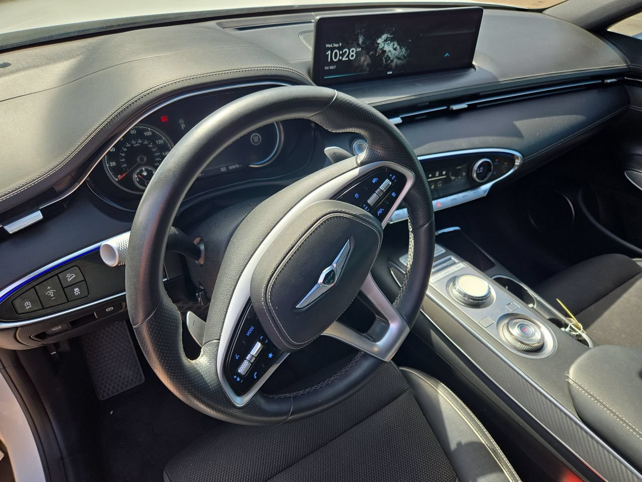Used 2022 Genesis GV70 2.5T w/ Sport Prestige Package AWD/4WD image 10