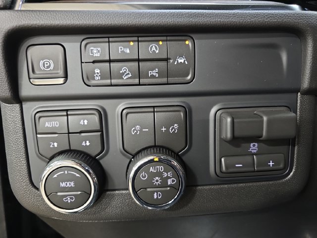 New 2026 Chevrolet Suburban High Country w/ LPO, Illumination Package AWD/4WD image 30