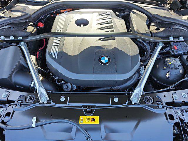New 2025 BMW 750e xDrive image 33