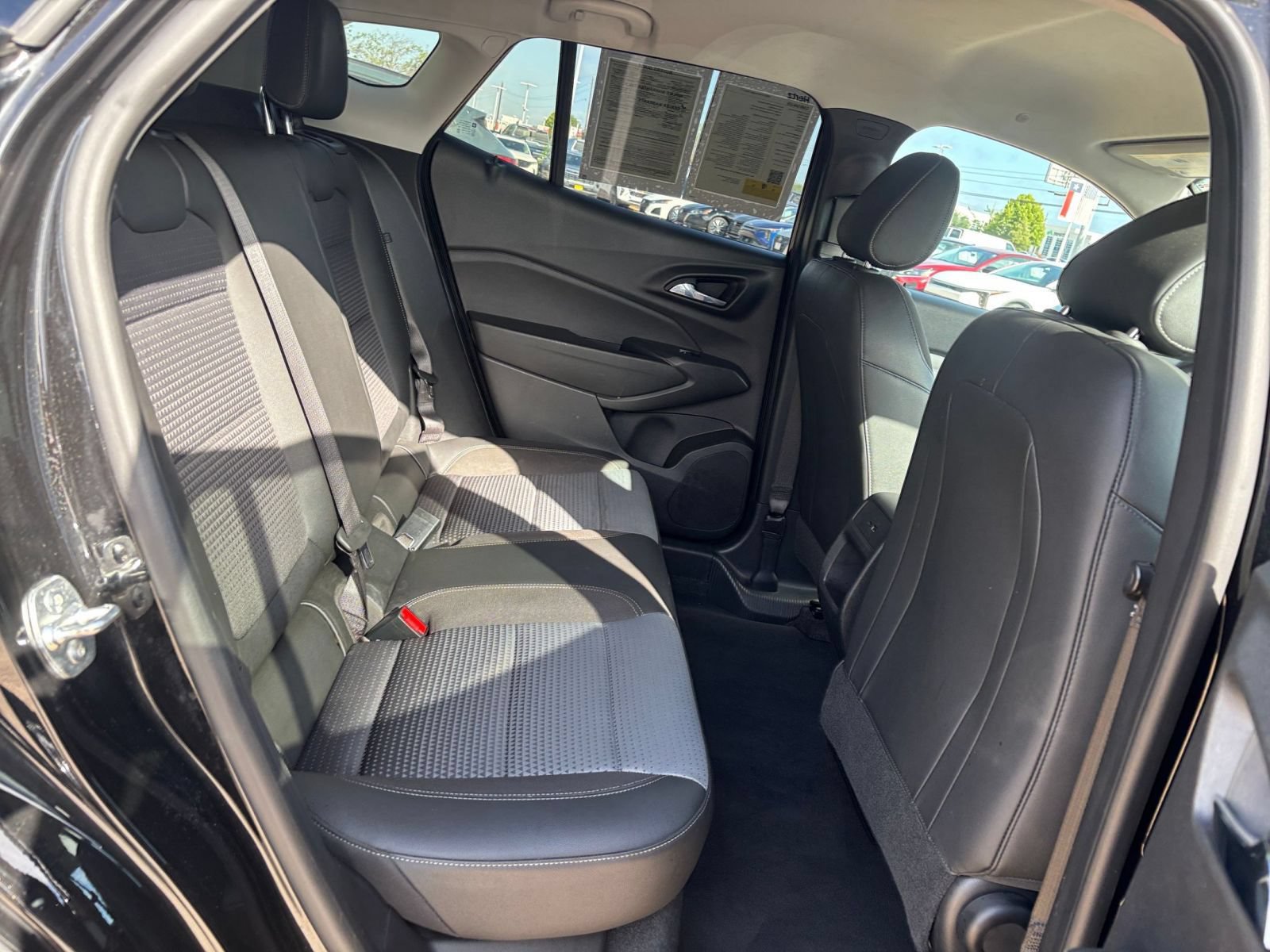 Used 2025 Chevrolet Trax LT FWD image 24