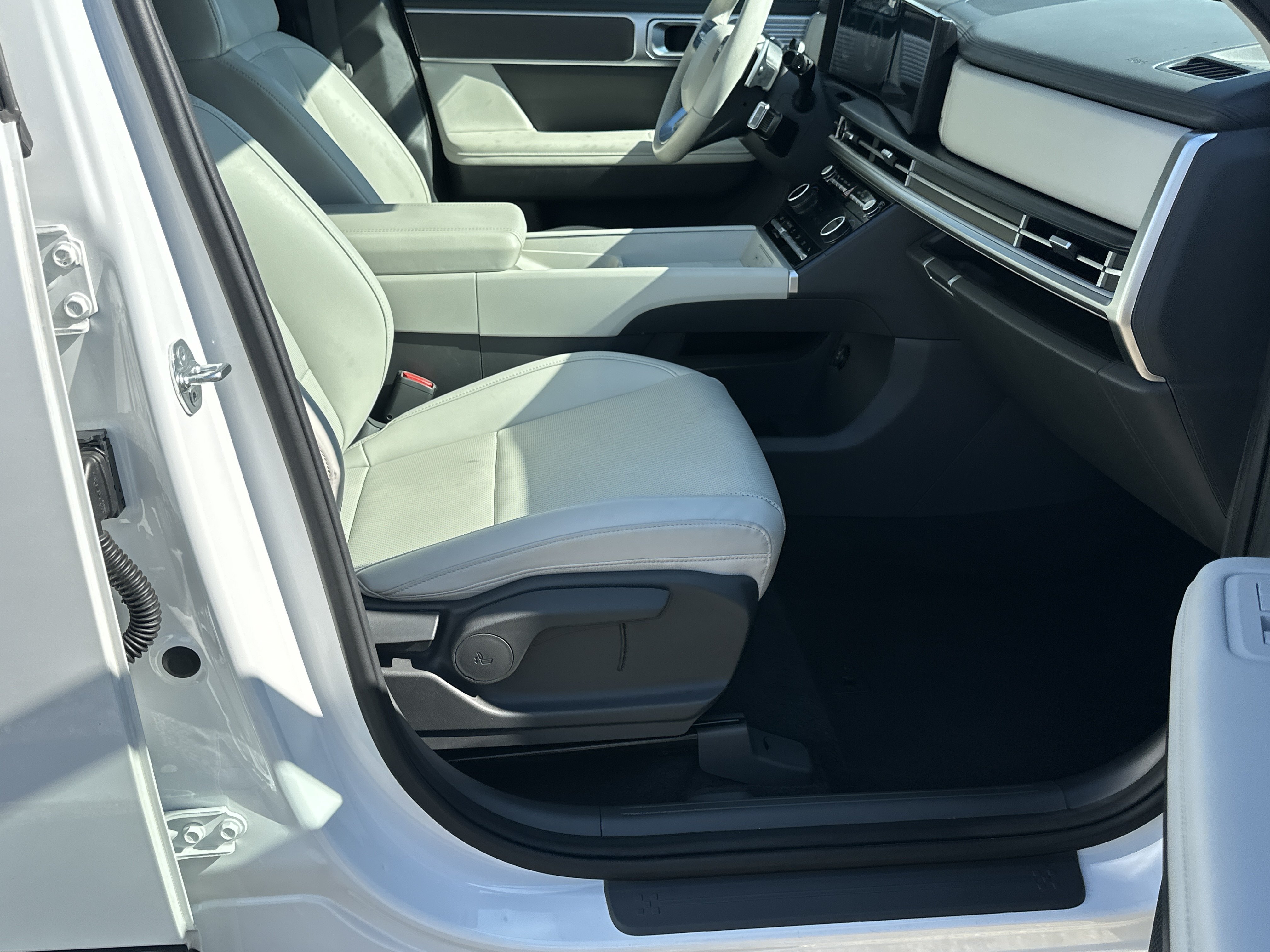 Used 2026 Hyundai Santa Fe SEL FWD image 13