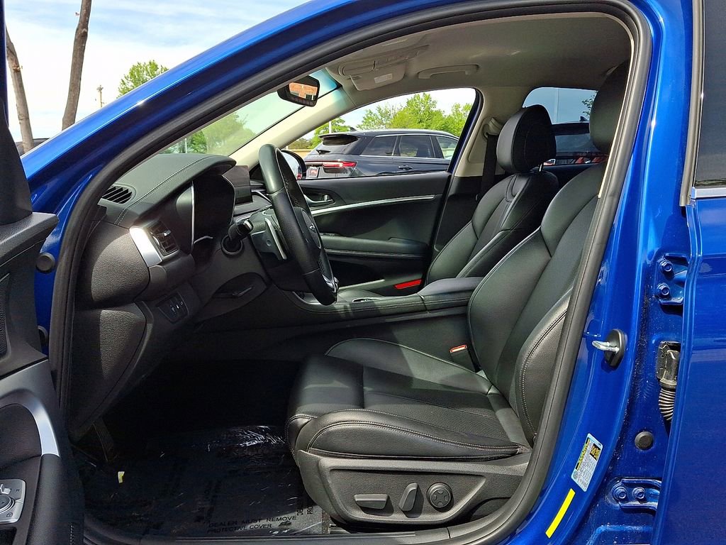 Used 2022 Genesis G70 2.0T image 13