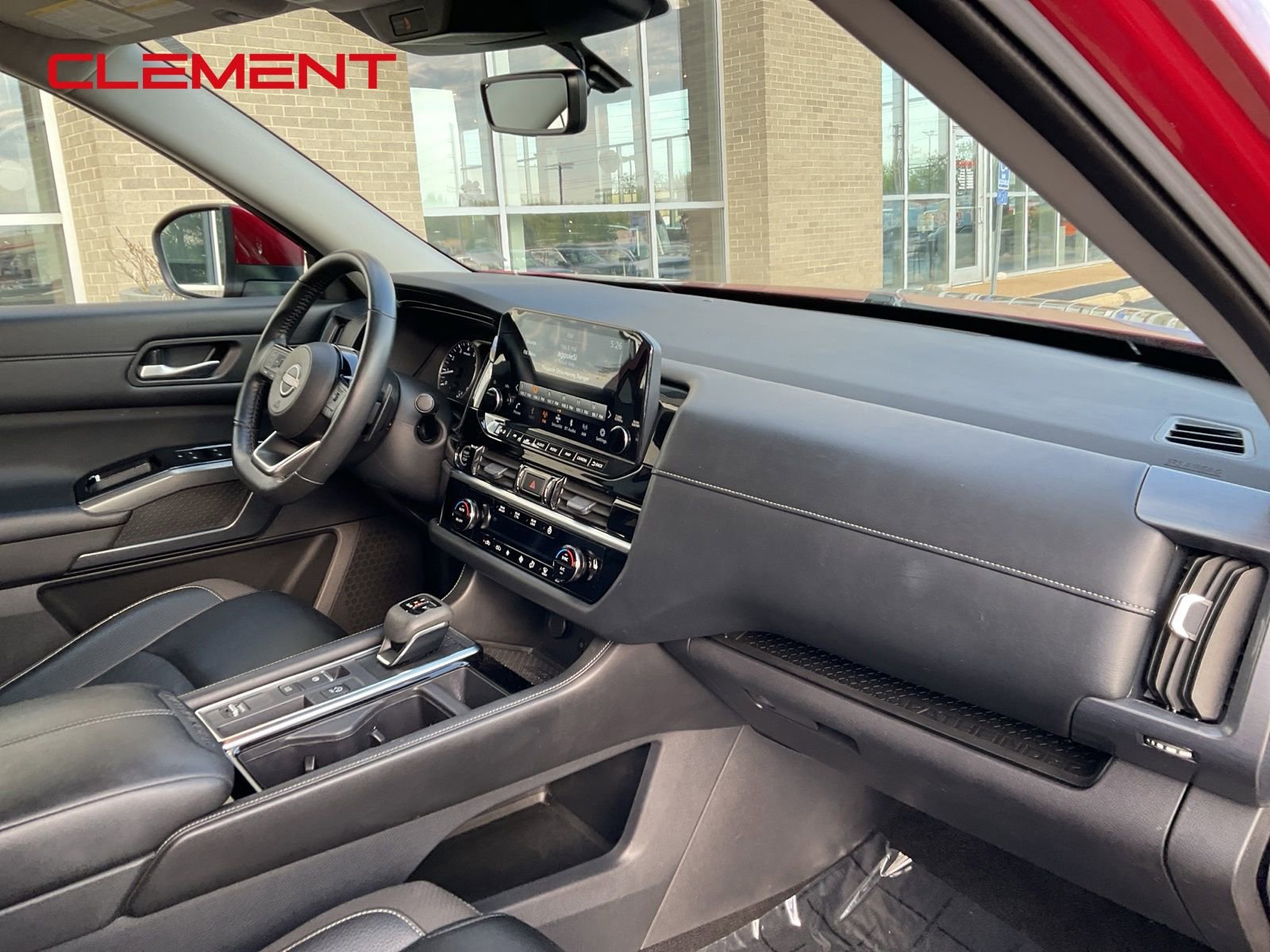 Used 2024 Nissan Pathfinder SL FWD image 44