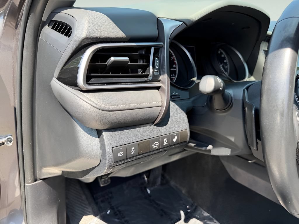 Used 2024 Toyota Camry SE FWD image 19