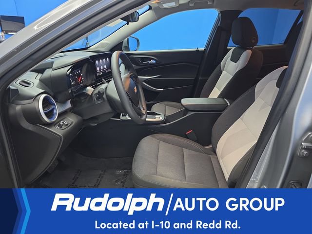 Used 2024 Chevrolet Trax LS w/ LS Convenience Package image 9