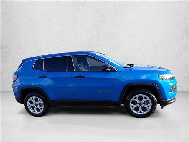 Used 2025 Jeep Compass Sport AWD/4WD image 5