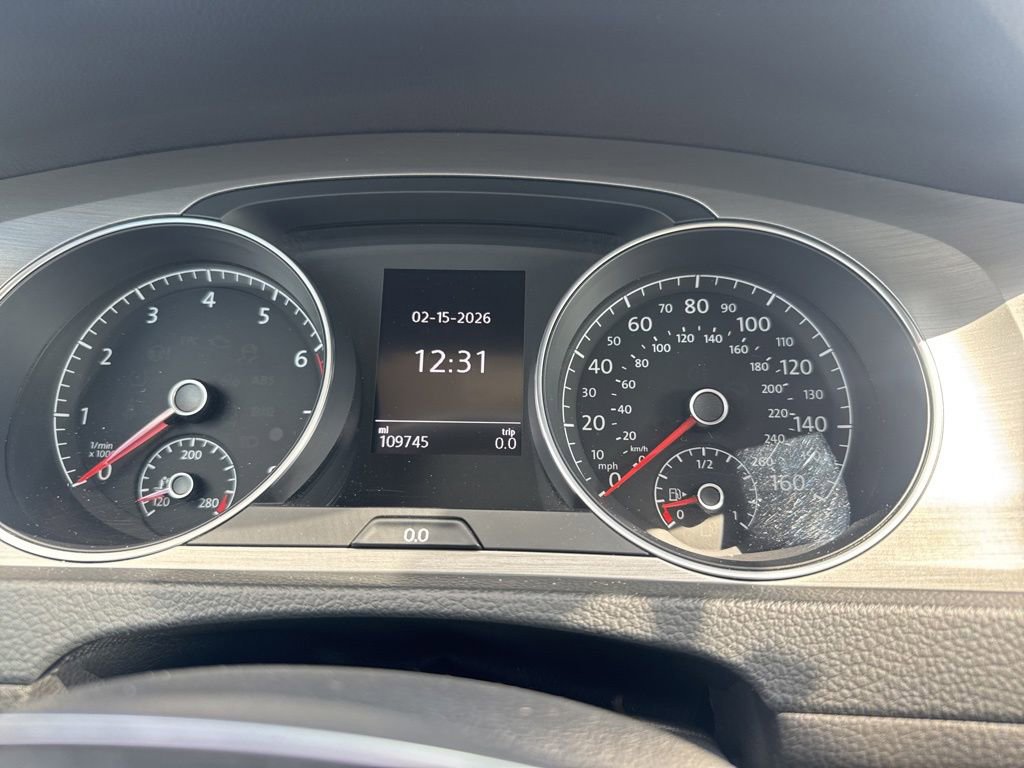 Used 2016 Volkswagen Golf SE image 32