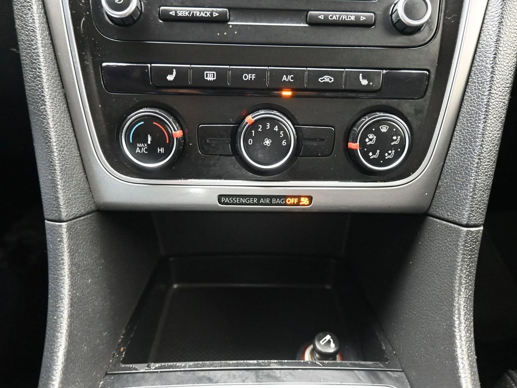 Used 2014 Volkswagen Passat 1.8T Wolfsburg Edition image 18