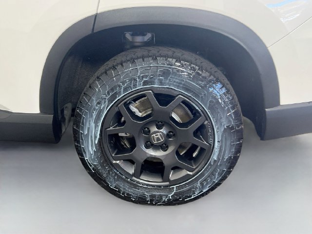 Certified 2025 Honda Pilot TrailSport image 23