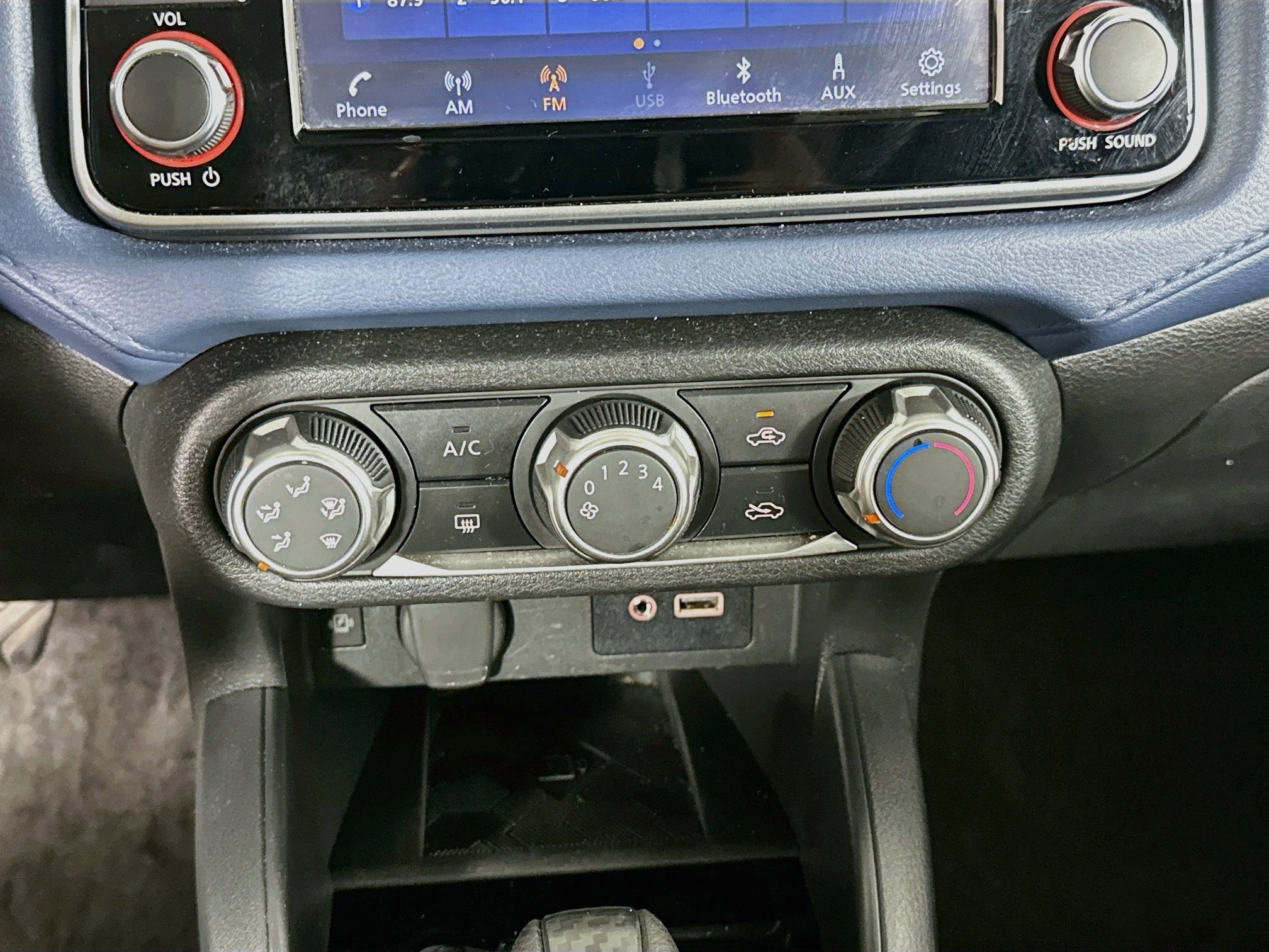 Used 2025 Nissan Versa SV FWD image 23
