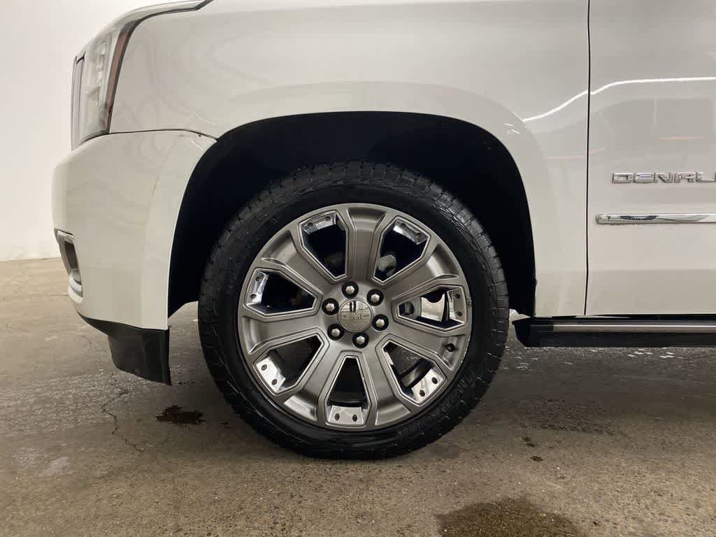 Used 2016 GMC Yukon Denali w/ Open Road Package AWD/4WD image 11