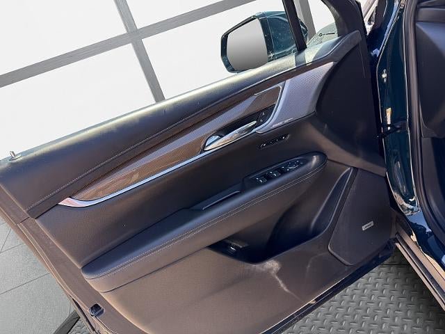 Certified 2025 Cadillac XT6 Premium Luxury w/ Platinum Package AWD/4WD image 46
