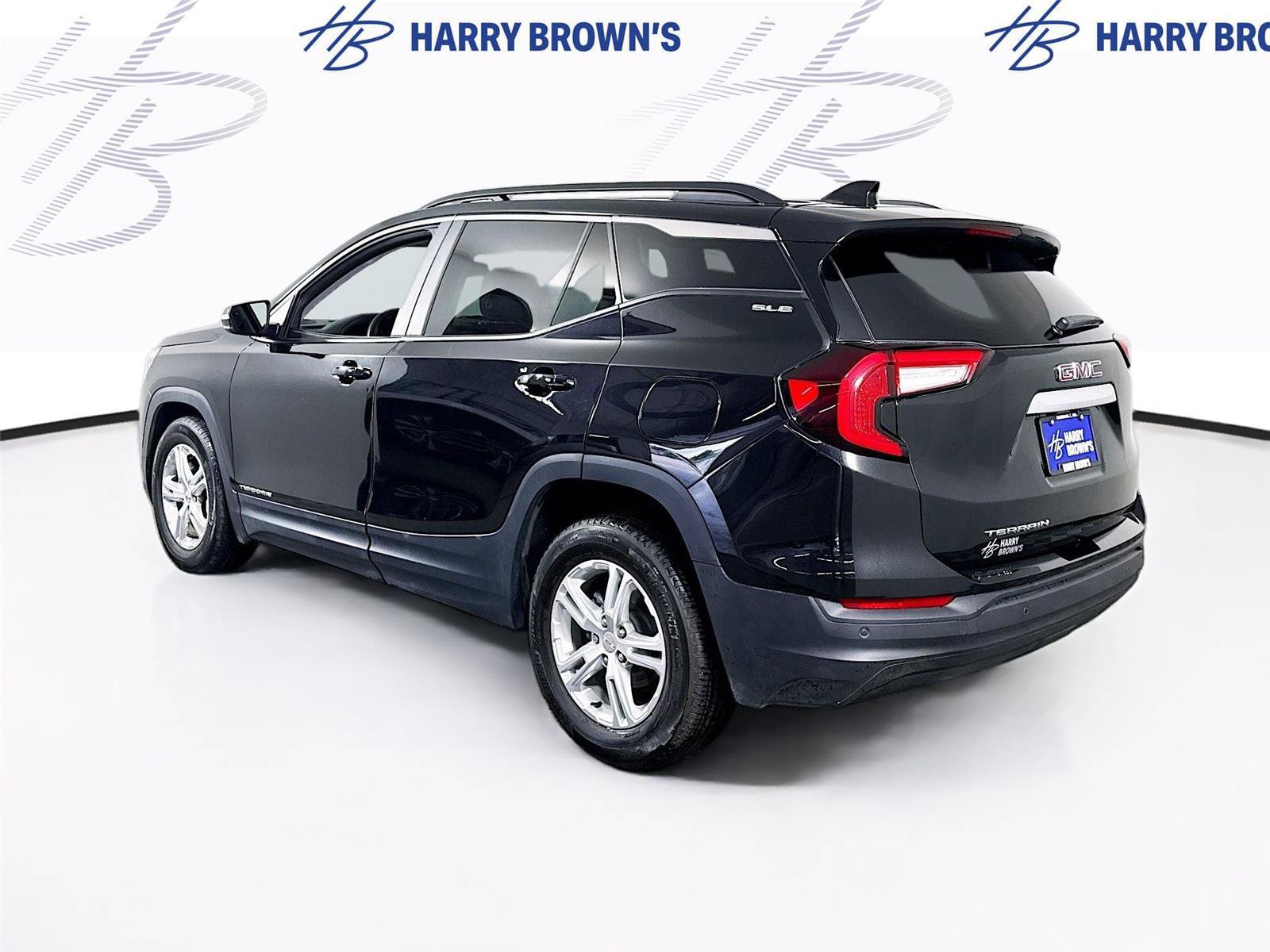 Used 2023 GMC Terrain SLE w/ Driver Convenience Package FWD image 27