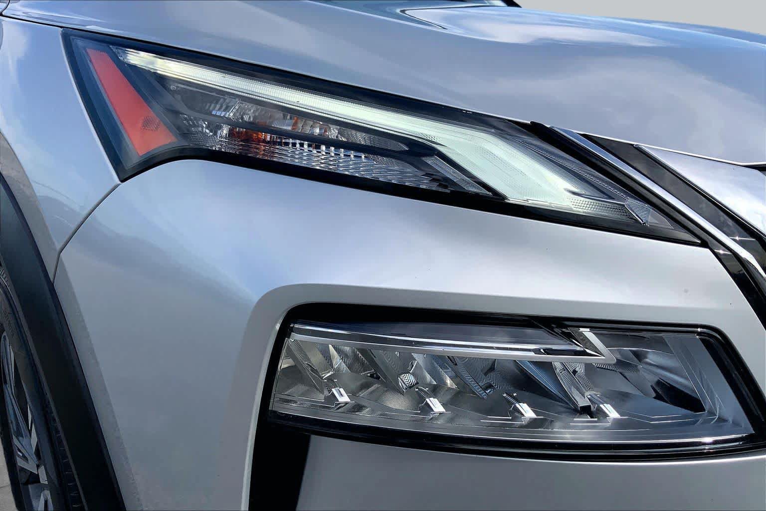 Used 2023 Nissan Rogue SV FWD image 27