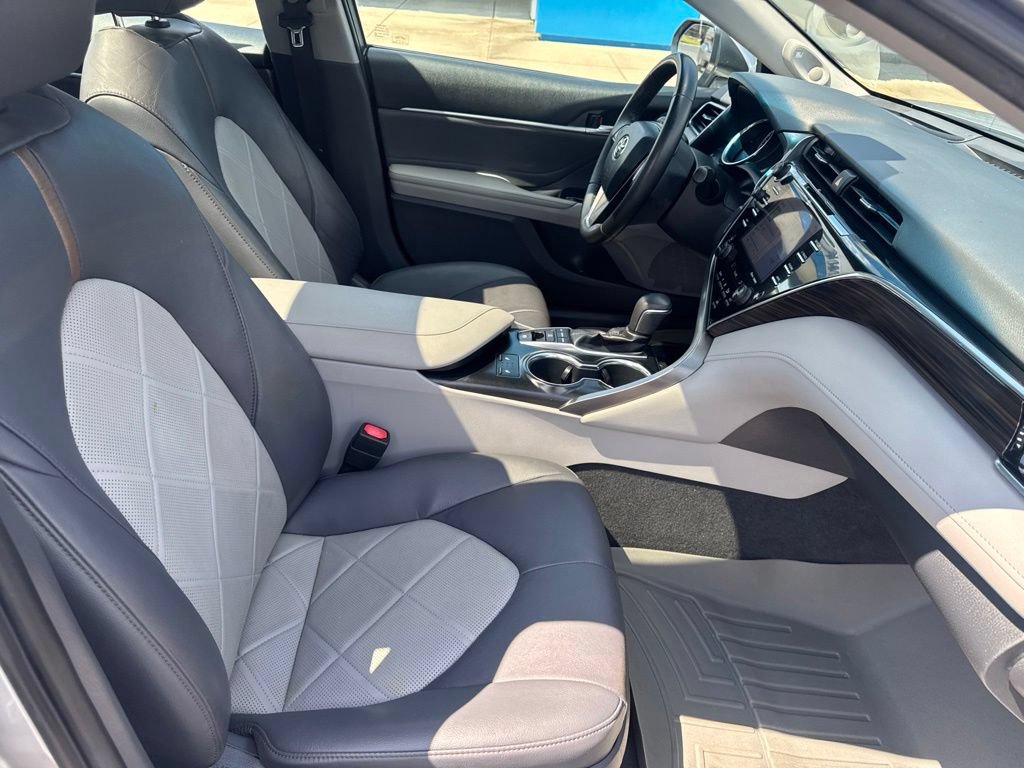 Used 2018 Toyota Camry XLE w/ Driver Assist Package FWD image 12