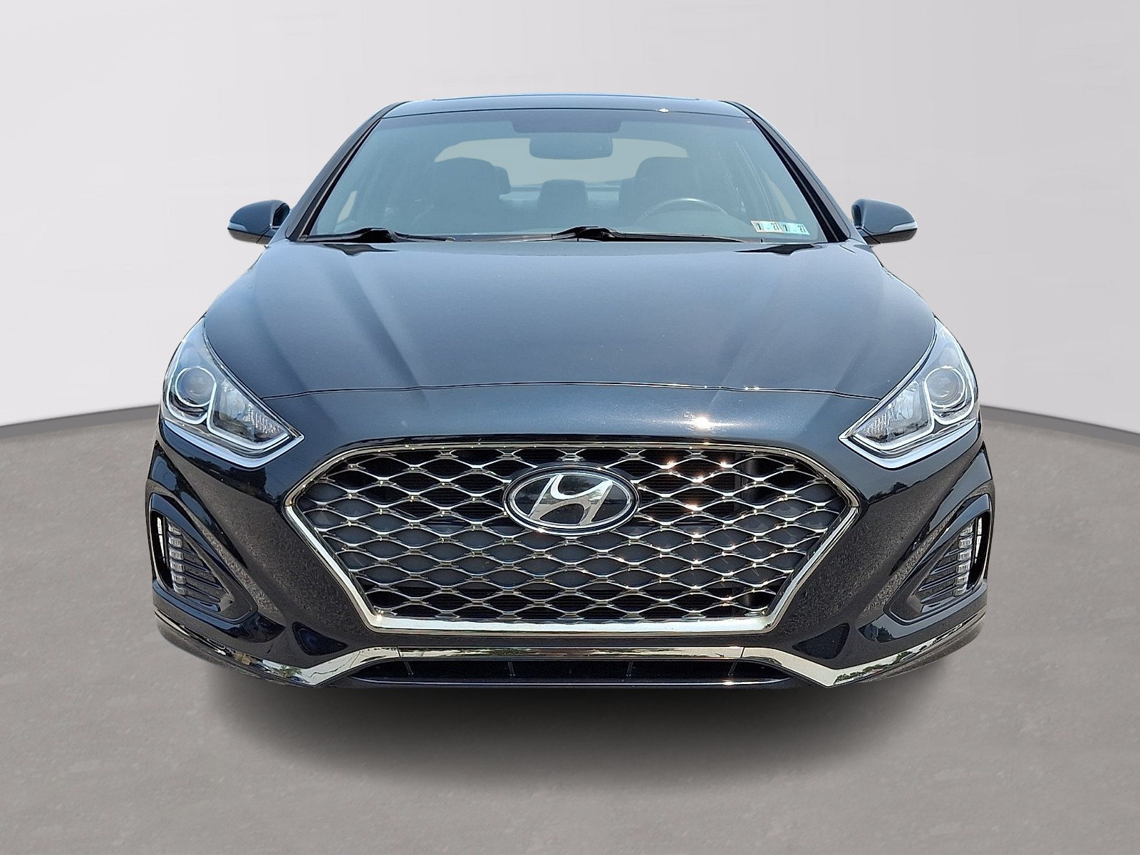 Used 2018 Hyundai Sonata Sport FWD image 2