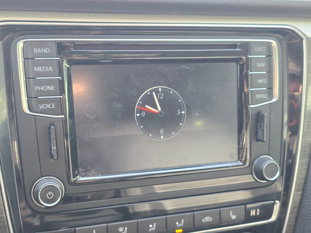 Used 2017 Volkswagen Passat 1.8T SE image 29