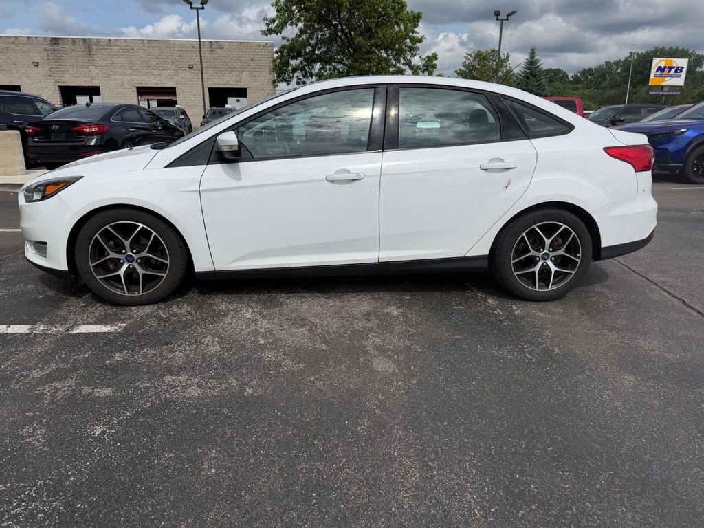 Used 2017 Ford Focus SEL w/ Interior Protection Package FWD image 1