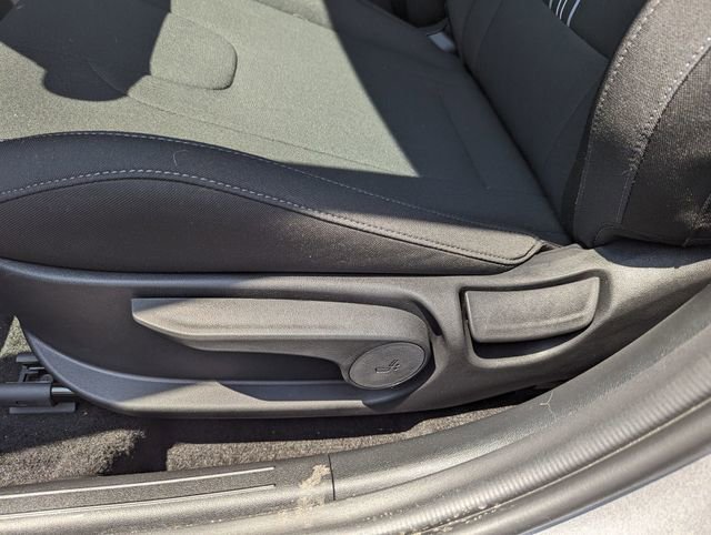 Used 2024 Hyundai Elantra SEL w/ Convenience Package FWD image 9