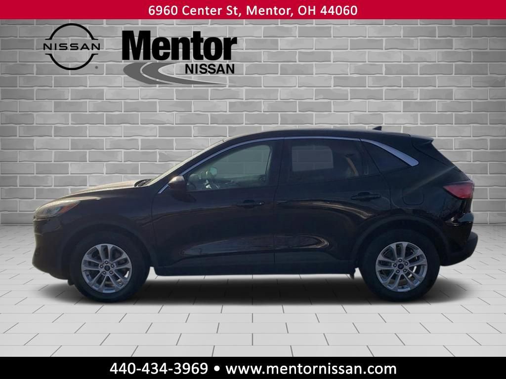Used 2020 Ford Escape SE image 4