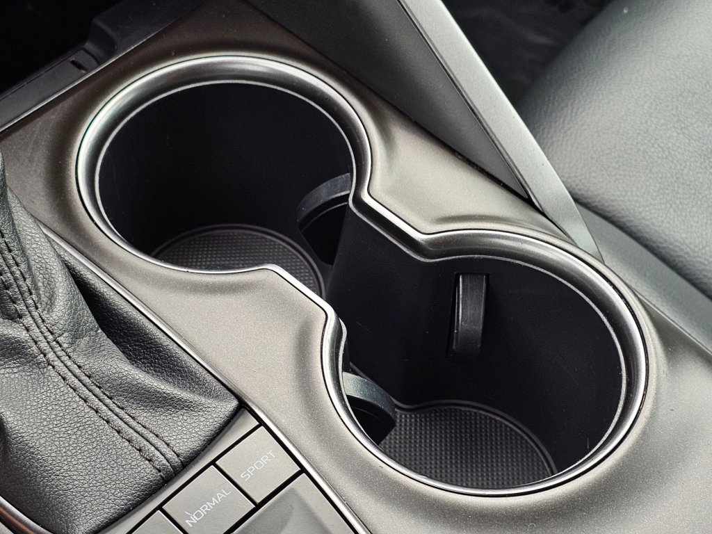 Used 2023 Toyota Camry SE image 10