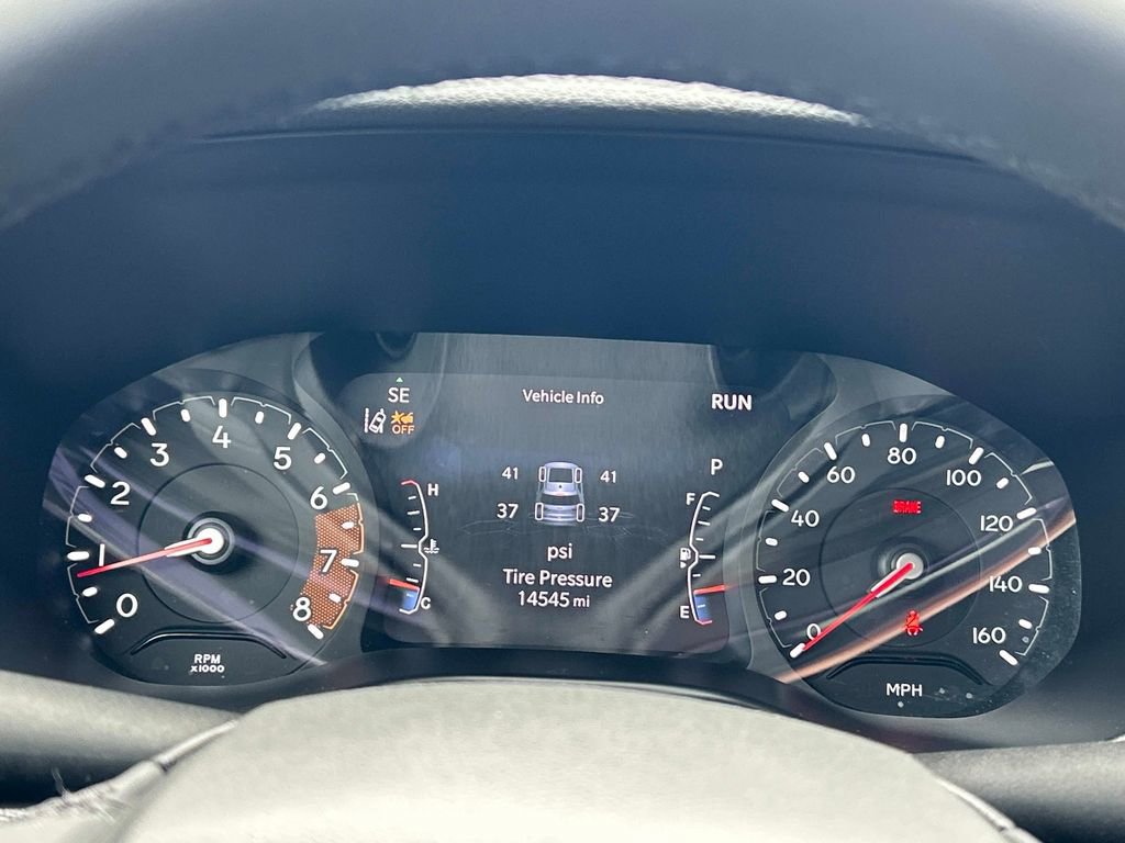 Used 2025 Jeep Compass Latitude AWD/4WD image 26