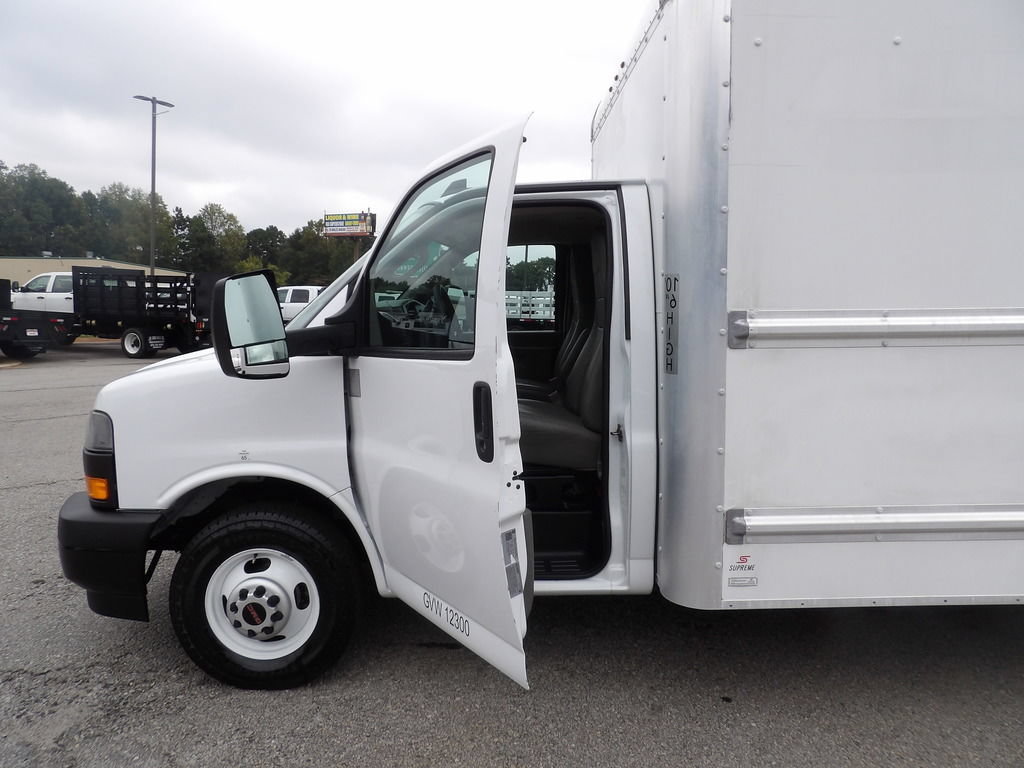 Used 2021 GMC Savana 3500 Extended w/ Power Convenience Package RWD image 12