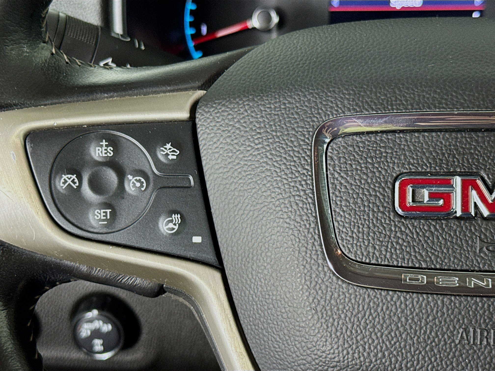 Used 2021 GMC Canyon Denali image 13