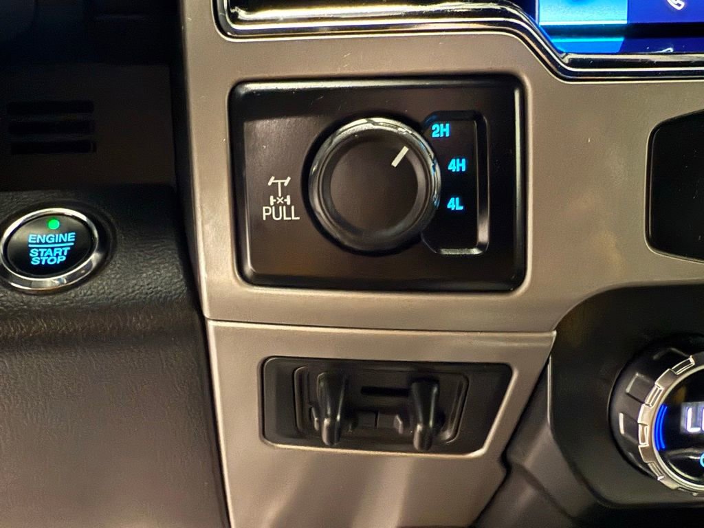 Used 2022 Ford F250 Lariat w/ Black Appearance Pkg image 32