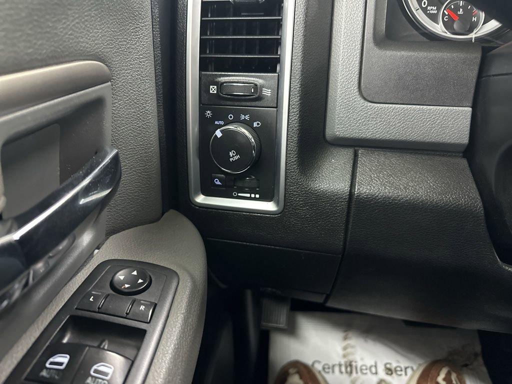 Used 2014 RAM 1500 Classic SLT image 35