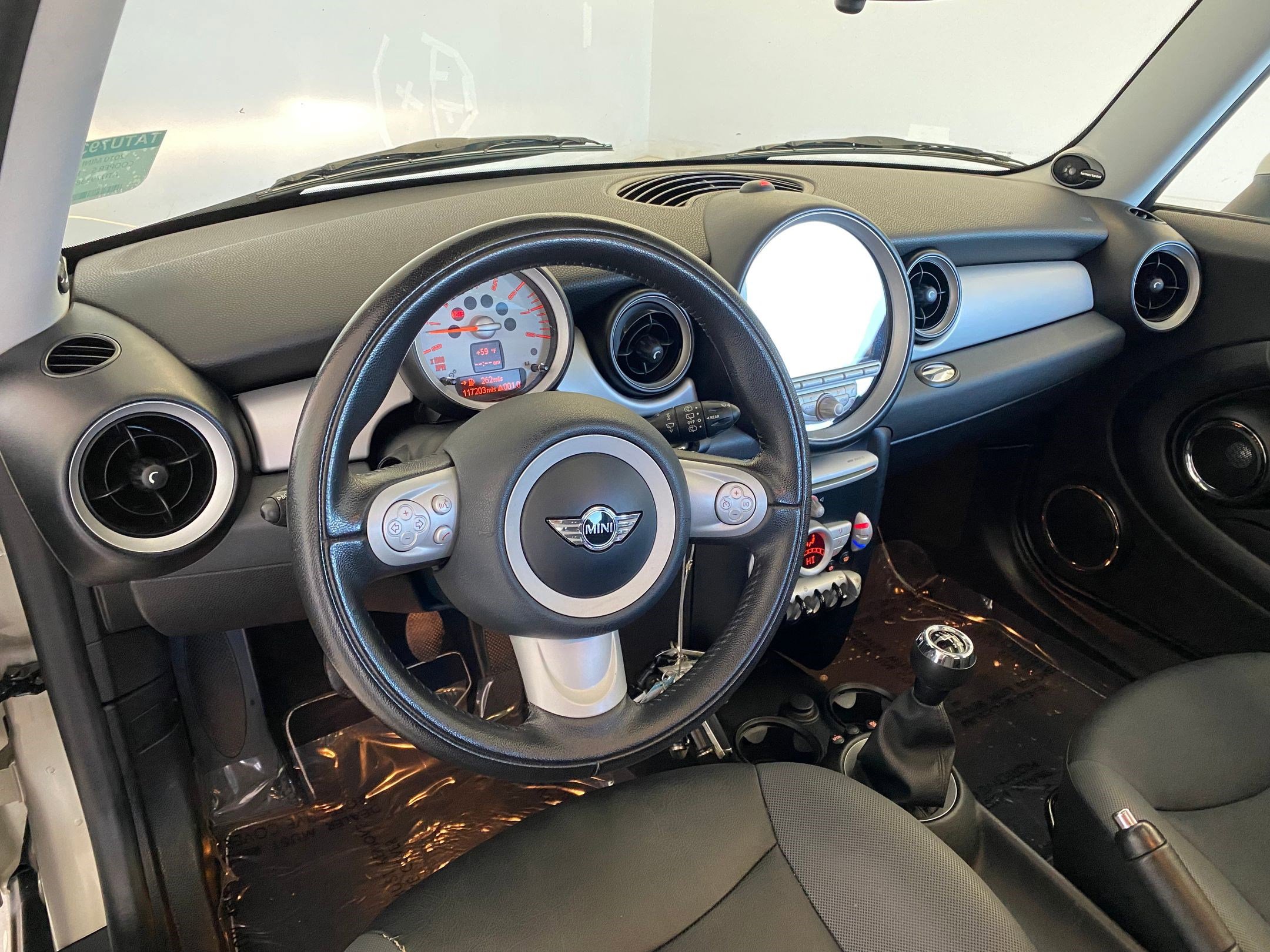 Used 2010 MINI Cooper Hardtop image 4