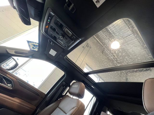 Used 2024 Chevrolet Suburban High Country w/ Premium Package AWD/4WD image 22