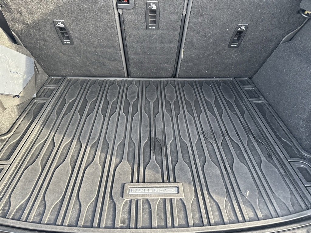 Used 2022 Land Rover Range Rover Evoque S image 11
