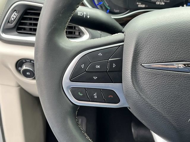 Used 2023 Chrysler Pacifica Limited FWD image 33