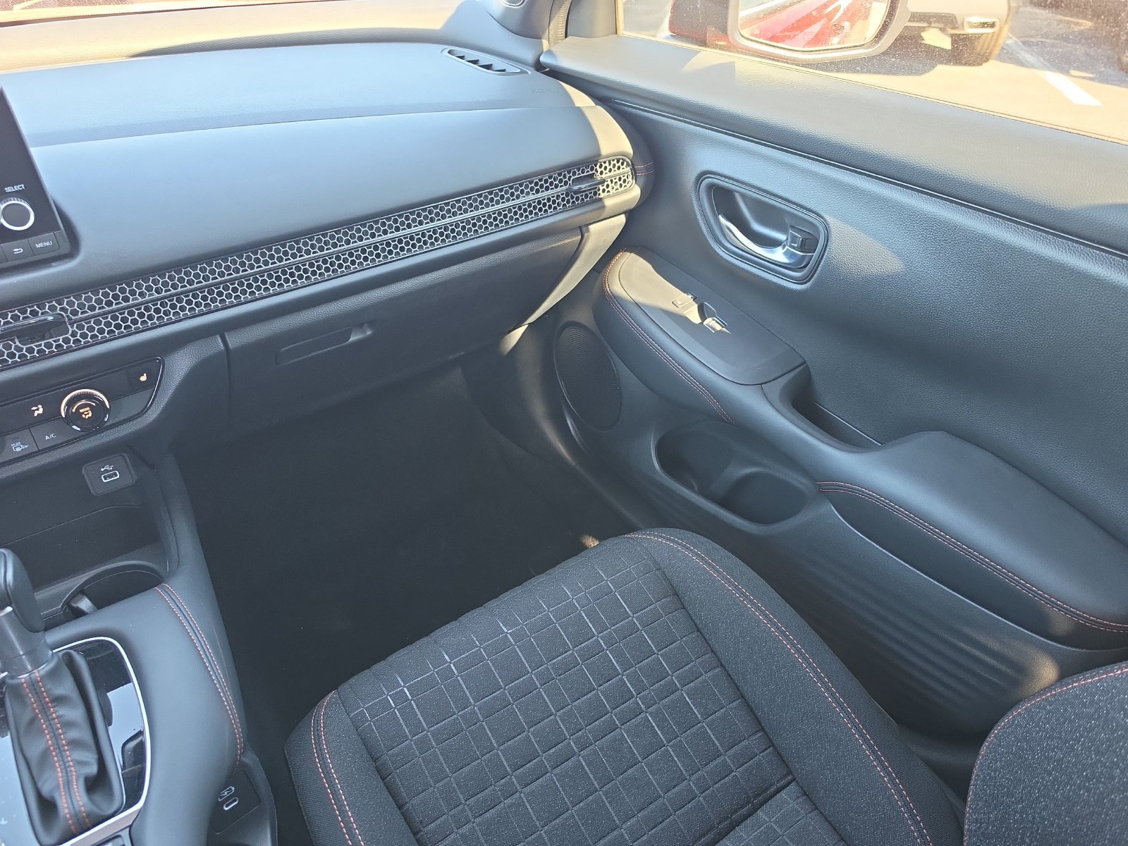 Used 2025 Honda HR-V Sport image 12