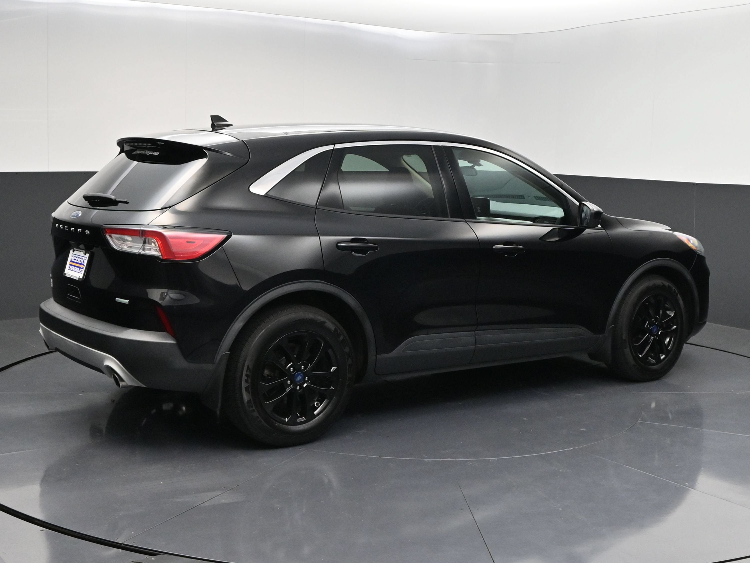 Used 2020 Ford Escape SE FWD image 8