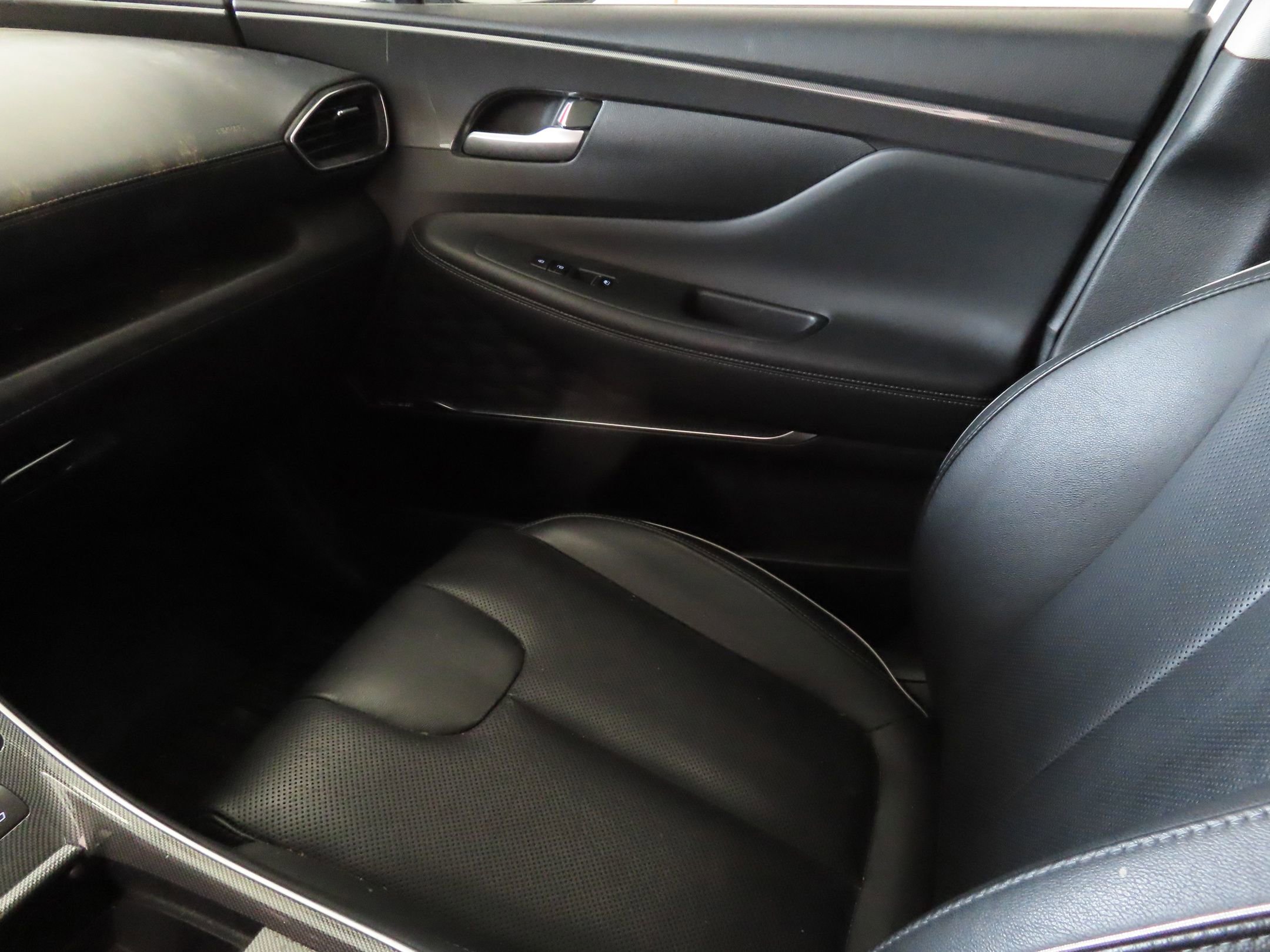 Used 2022 Hyundai Santa Fe Limited FWD image 22
