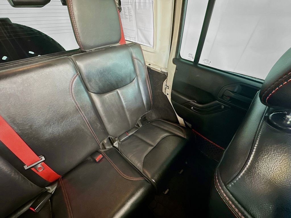 Used 2017 Jeep Wrangler Unlimited Rubicon image 14