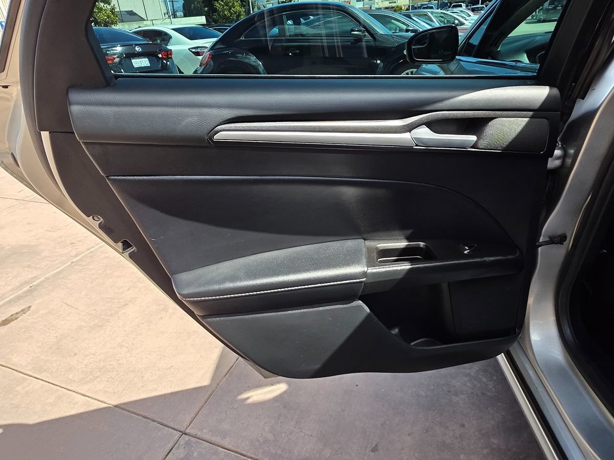 Used 2017 Ford Fusion Energi Titanium FWD image 25