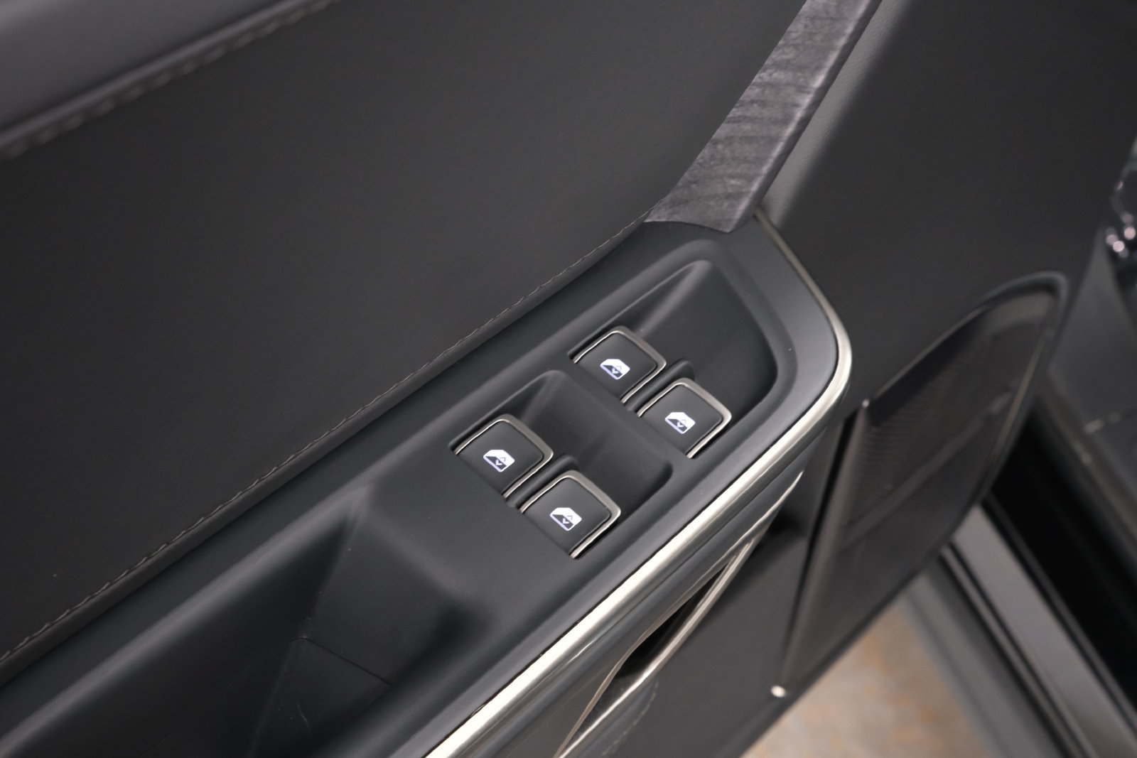 Used 2023 Rivian R1S Adventure Quad AWD/4WD image 27