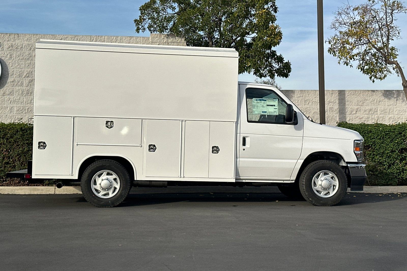 New 2026 Ford E-350 and Econoline 350 Super Duty w/ Power Equipment Group image 3