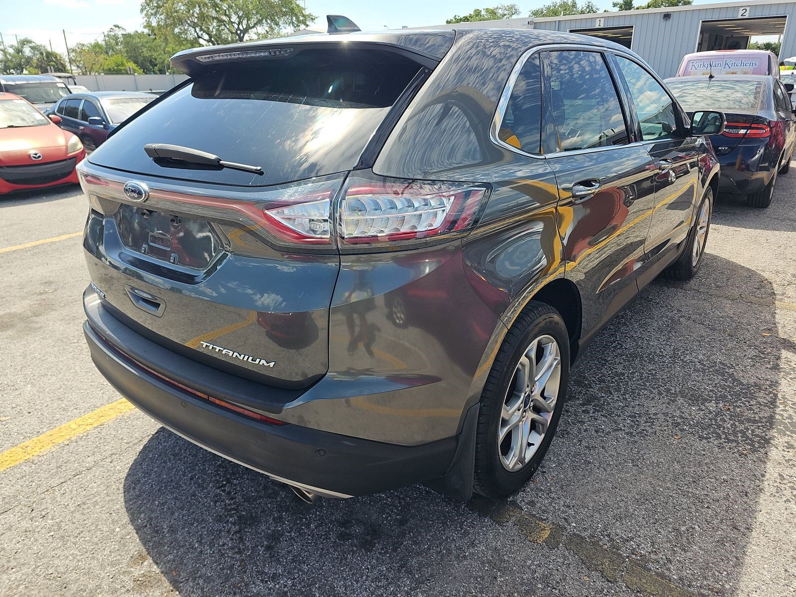 Used 2017 Ford Edge Titanium w/ Technology Package FWD image 6