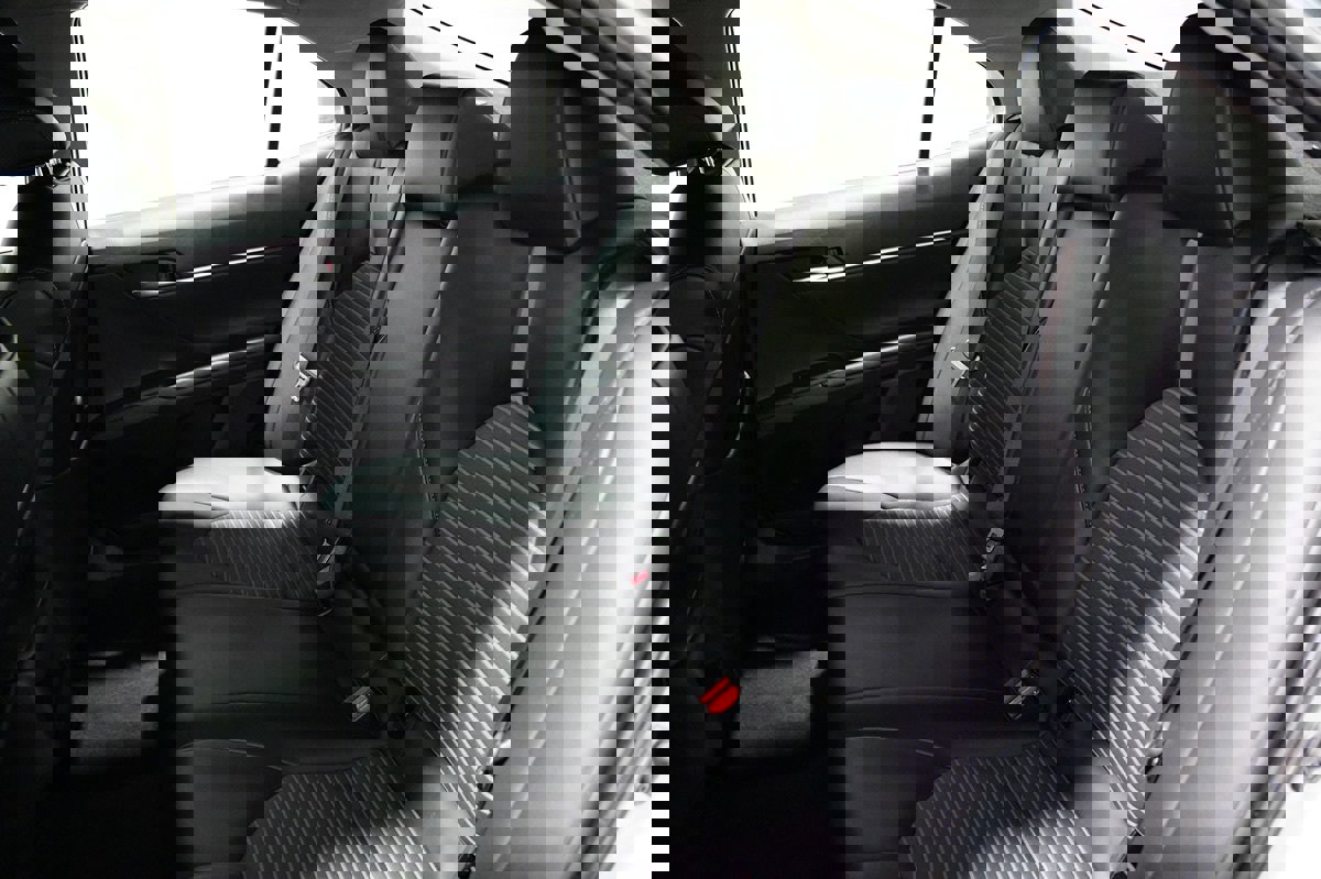 Used 2021 Toyota Camry SE w/ Carpet Mat Package (TMS) image 19