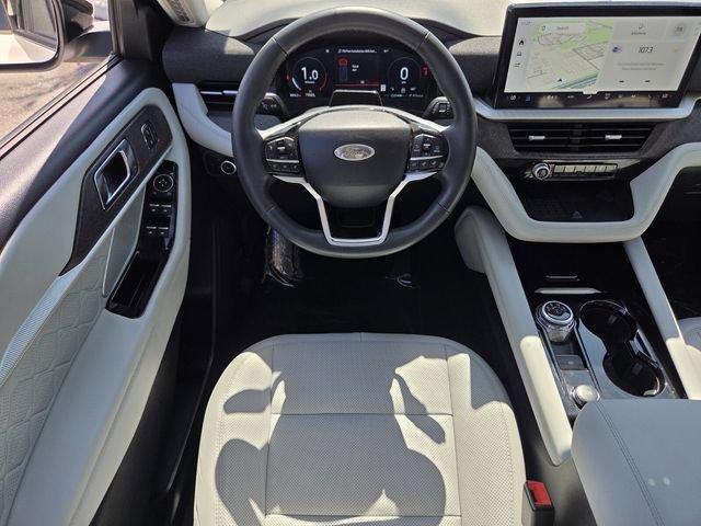 Used 2025 Ford Explorer Platinum w/ Ultimate Package RWD image 15