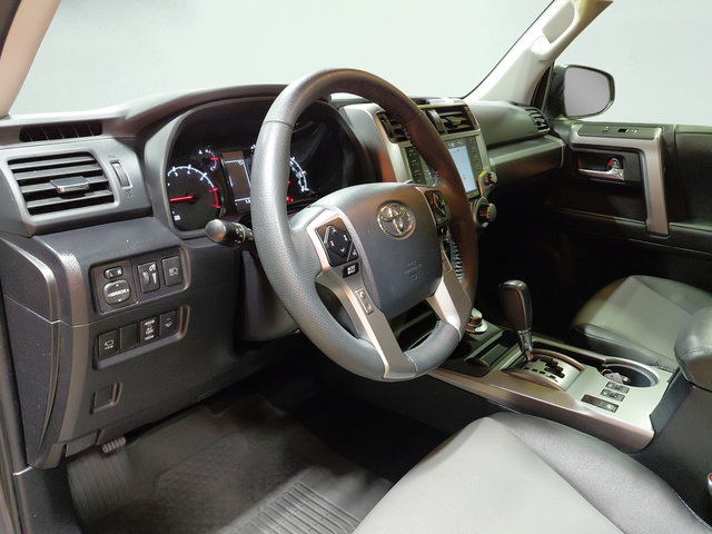 Used 2022 Toyota 4Runner SR5 Premium w/ Moonroof Package AWD/4WD image 26