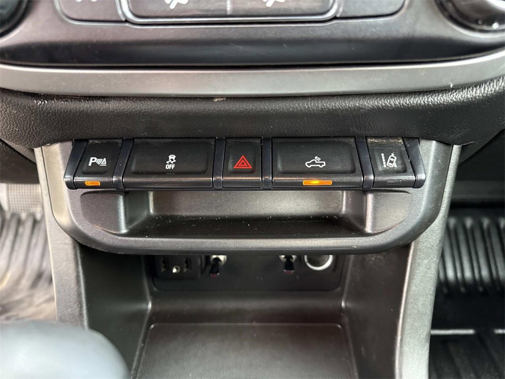 Used 2022 Chevrolet Colorado LT w/ Fleet Safety Package image 21