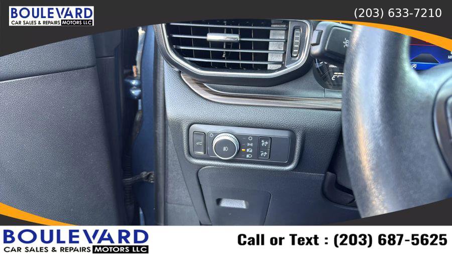 Used 2020 Ford Explorer Limited w/ Class III Trailer Tow Package image 27