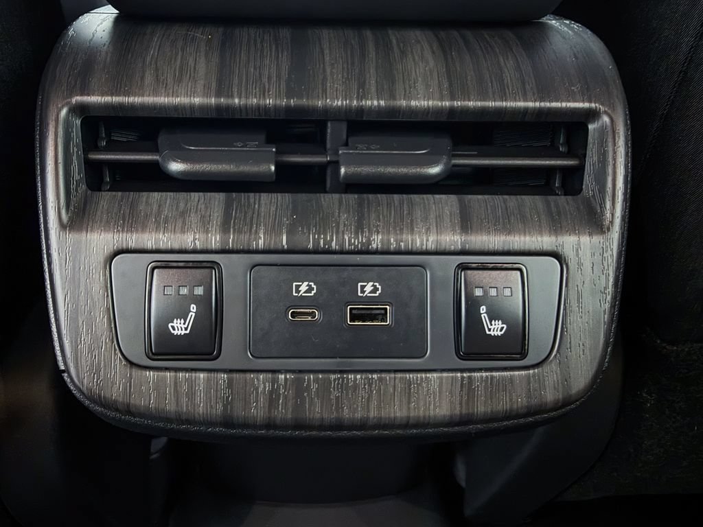 Certified 2023 Nissan Ariya AWD image 39